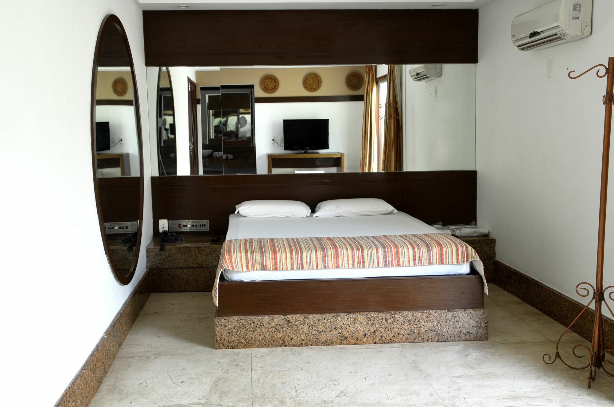 New Dhunas (adults Only) Love hotel